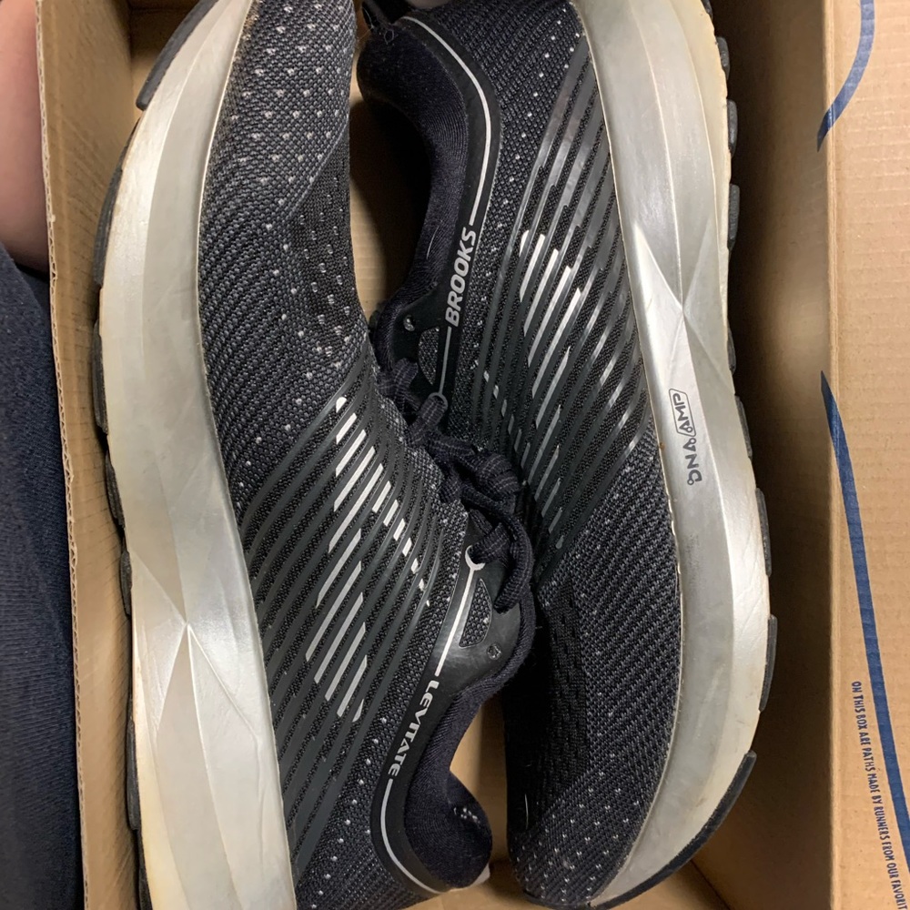 Women’s brooks levitate sneakers.